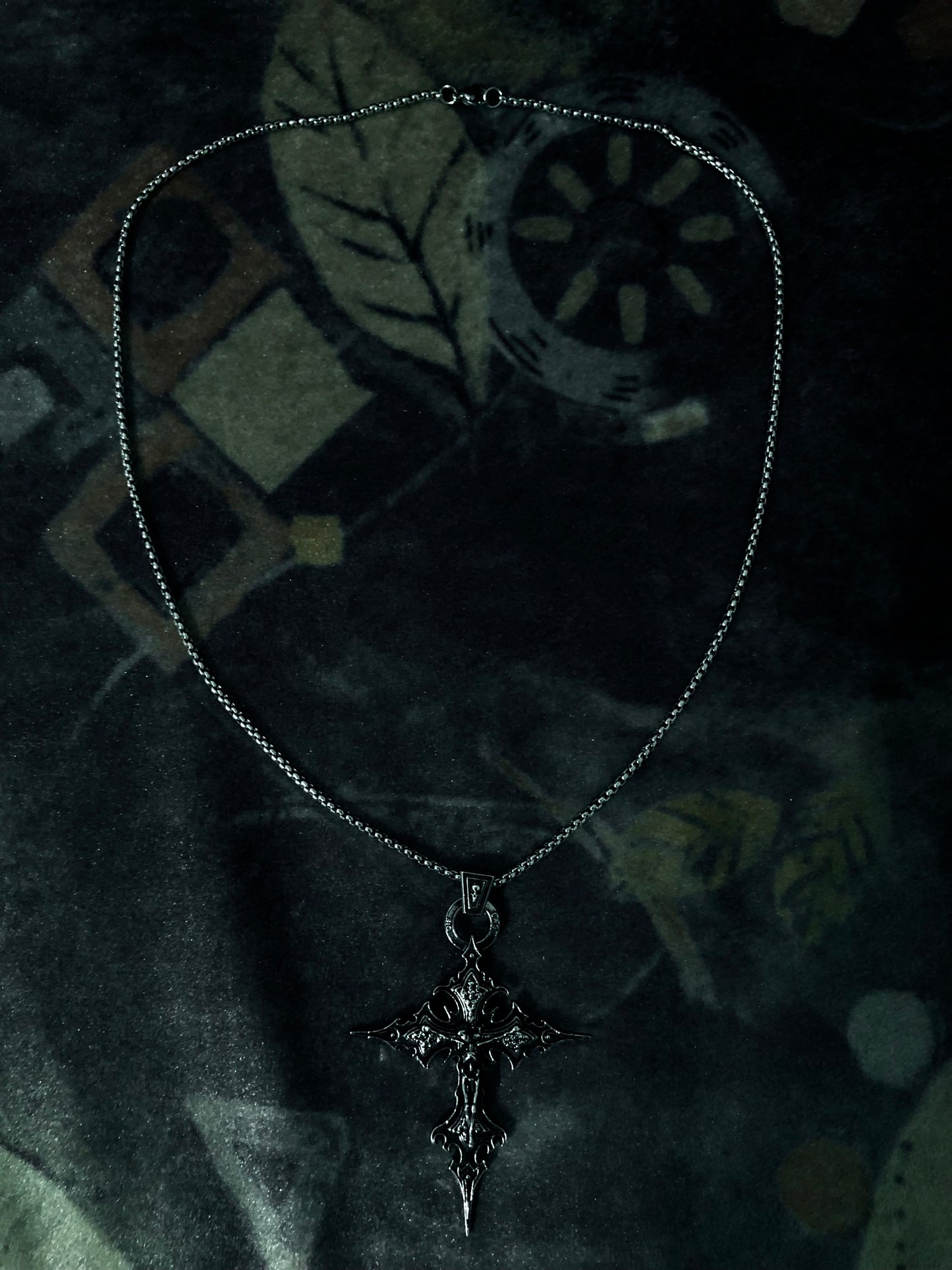 PUNKLRY SHARP CROSS NECKLACE