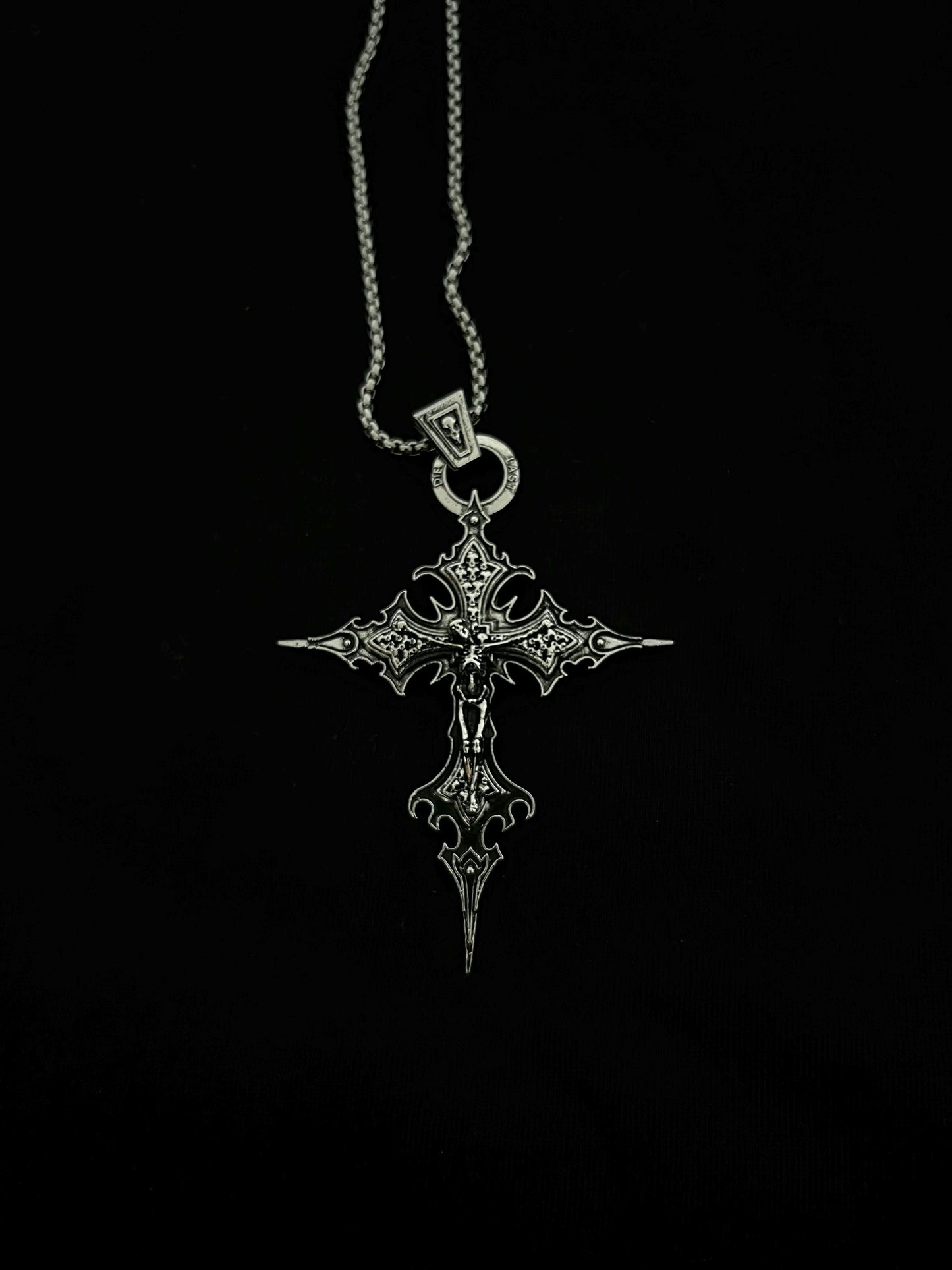 PUNKLRY SHARP CROSS NECKLACE