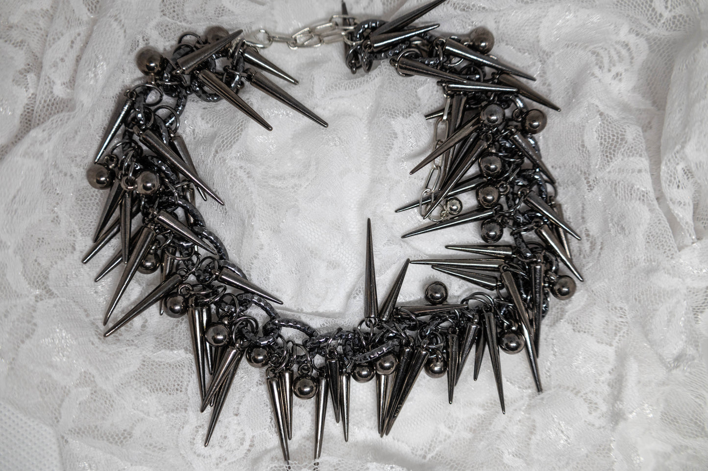 STEEL THORN NECKLACE
