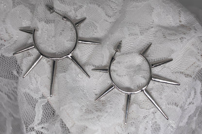 ETERNAL SPIKES EARRINGS