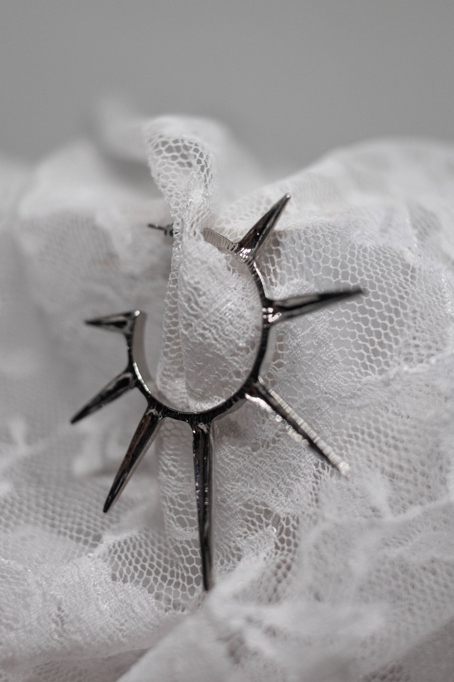 ETERNAL SPIKES EARRINGS