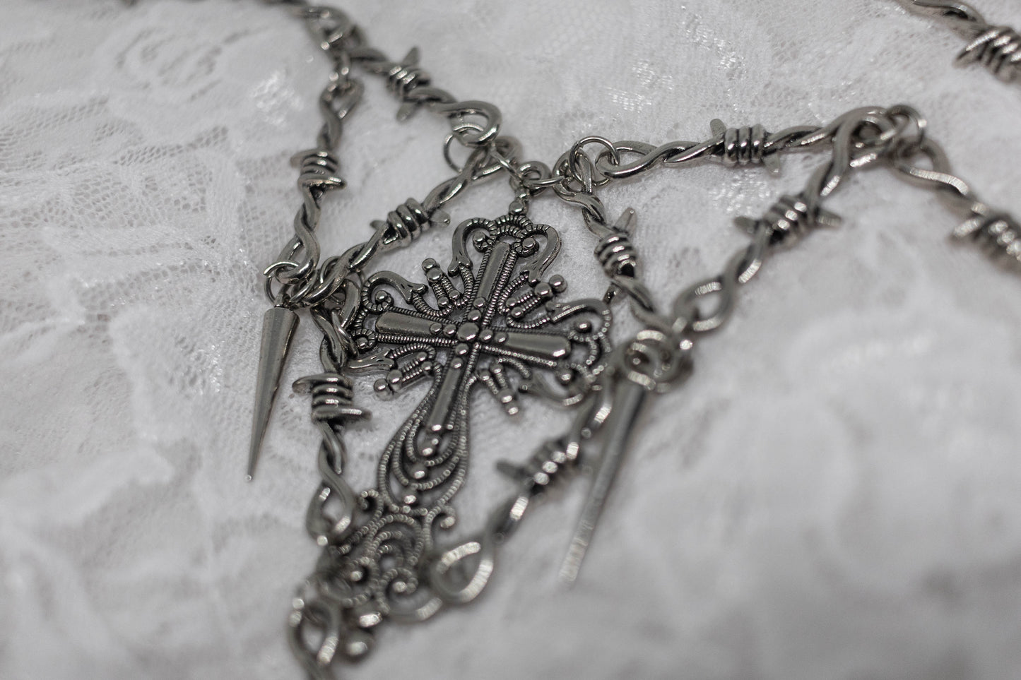 SACRED WIRE RELIC NECKLACE
